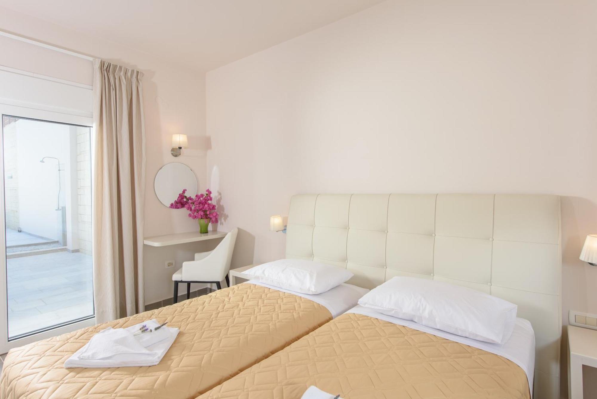 Koukos Villas Stalos Phòng bức ảnh